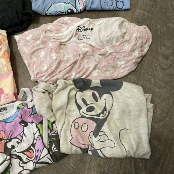 Lot Of 8 Disney Women’s Shirts Tops Size Small Bundle - Picture 4 of 9